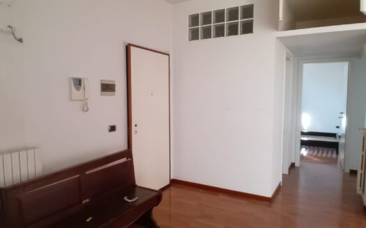 3 AMPI VANI CON BALCONE TERRAZZATO